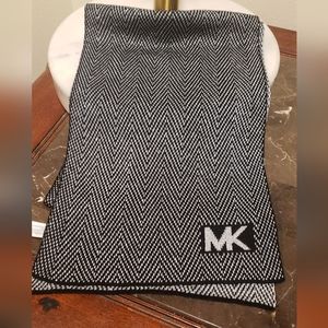 Michael kors scarf